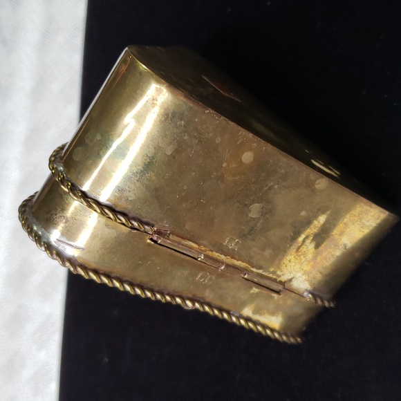 Brass Hinged Box Triangular - Picture 6 of 9